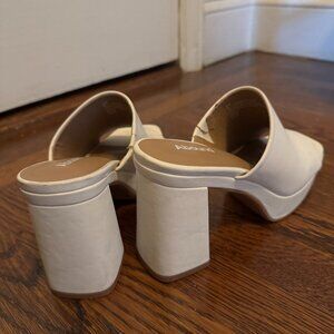 Abound - White Block Heel Mules (Size: 6.5)